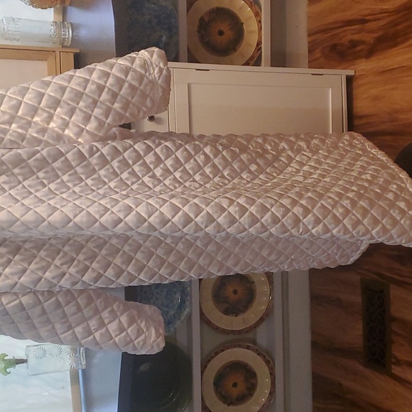 Vintage Robe - Picture 5 of 6